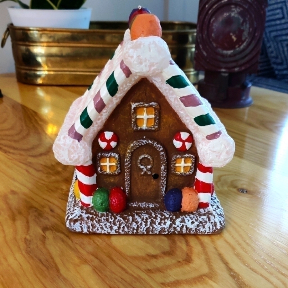 Vintage Gingerbread House Candle